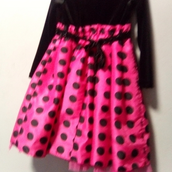 YOUNGLAND girls holiday party dress. Red and black with black polka dots. Size 5 - Picture 6 of 11